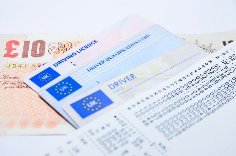 boorddocumenten, roze formulier, groene fiche, grijze kaart, car-pass