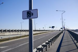 radarverklikkers, radardetector, radarverklikker, coyote, waze, snelheid, auto, applicatie, smartphone, app