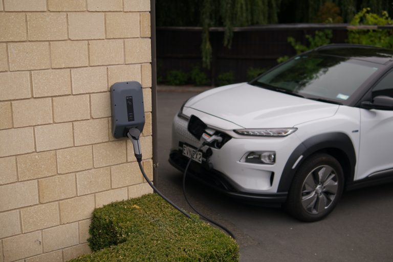 Tweedehands auto trekhaak elektrische wagen