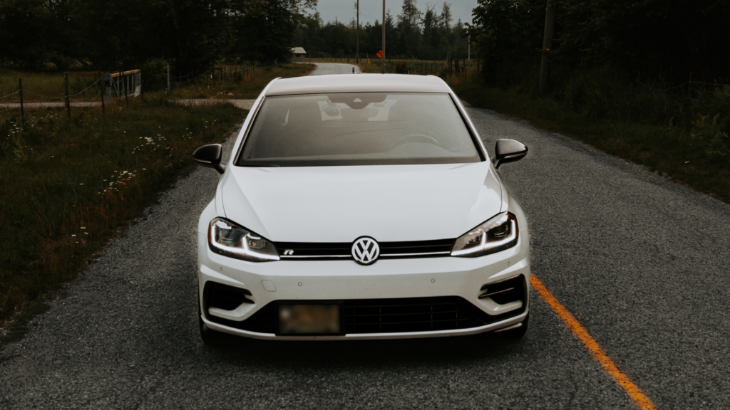 Auto mythes_Grijze Volkswagen Golf