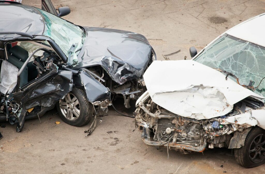 2 auto's zijn perte total na een botsing