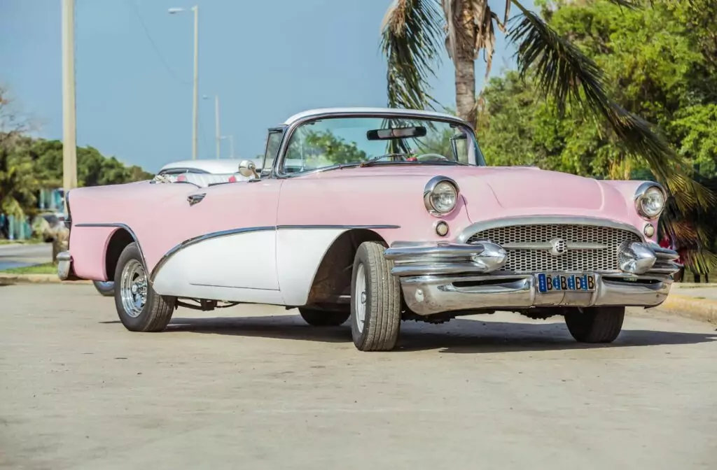 Roze oldtimer