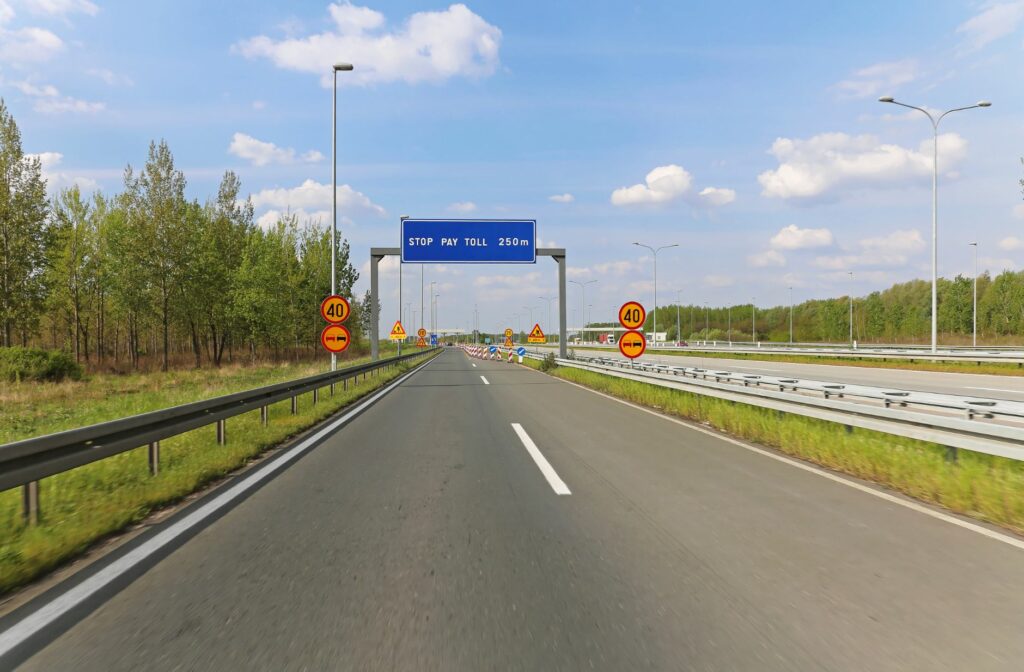 bord met tol erop waar je met Bip&Go kan voorbijrijden
