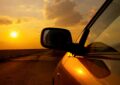 hete auto in de zon