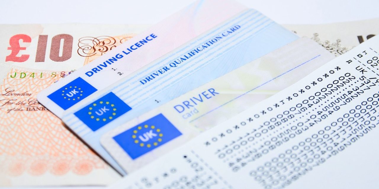 boorddocumenten, roze formulier, groene fiche, grijze kaart, car-pass